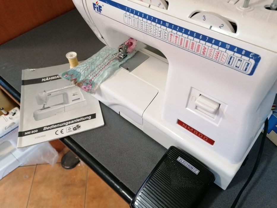 Masina de cusut FIF NM 800 impecabila cu piese metalice