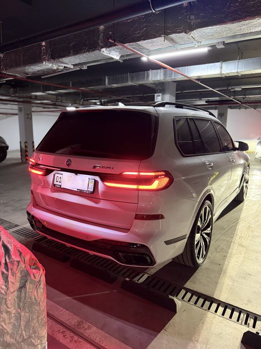 BMW X7 M60i xDrive