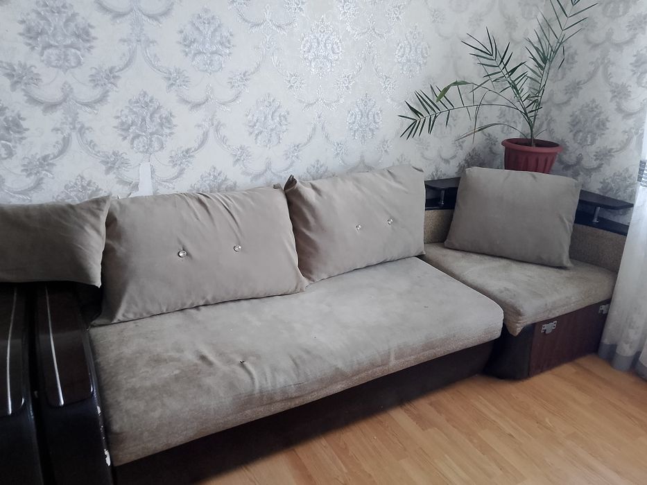 Продам Диван Двадцать пять тысяч тенге