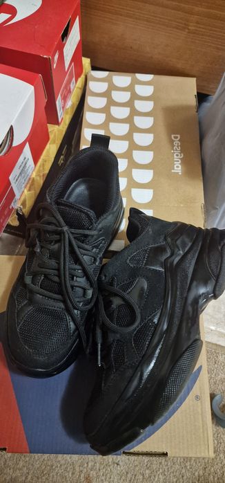 Сникърси Dee Zee