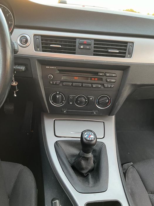 BMW Seria 3 E90 318i