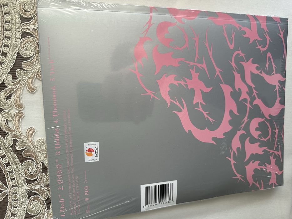 Продам альбом stray kids из Корей