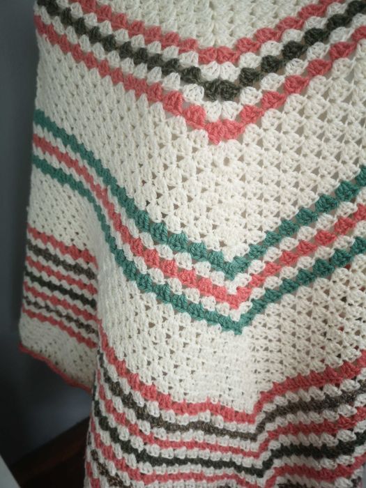 Poncho dama, croșetat manual