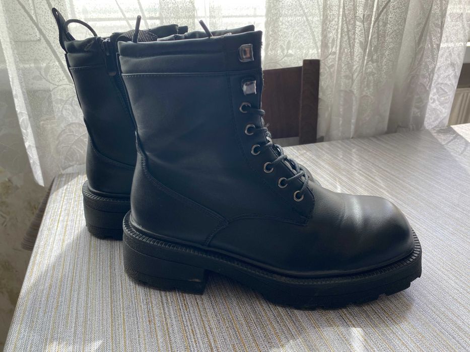 Дамски зимни боти - размер 38