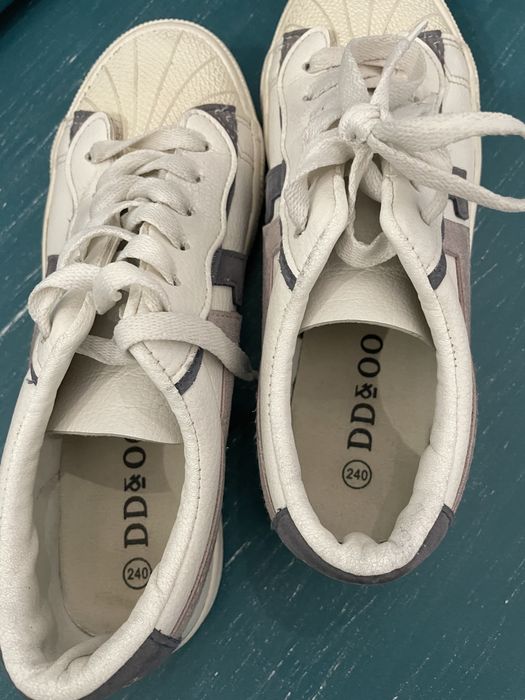 Продаю кеды