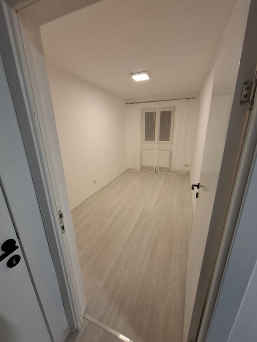 Vand Apartament 3 camere Dambu pietros Etajul 4 din 4