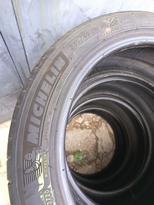 Anvelope vara 235 45 18 Michelin 2020 și 2022 5mm