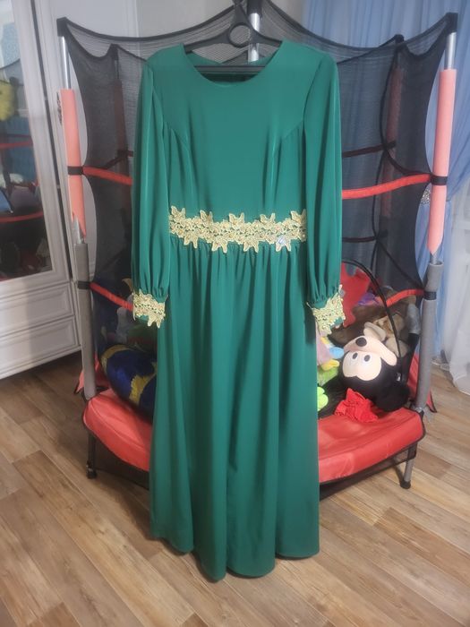 Продам женское поатье