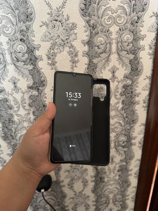 Samsung A22. 64гб. Очень хорошо работает.