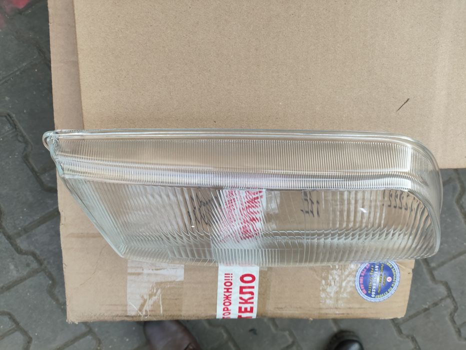 Стекло Мазда пчичка