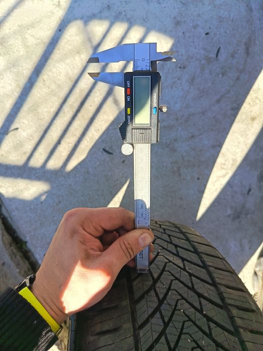2бр всесезонни гуми 215/60r17