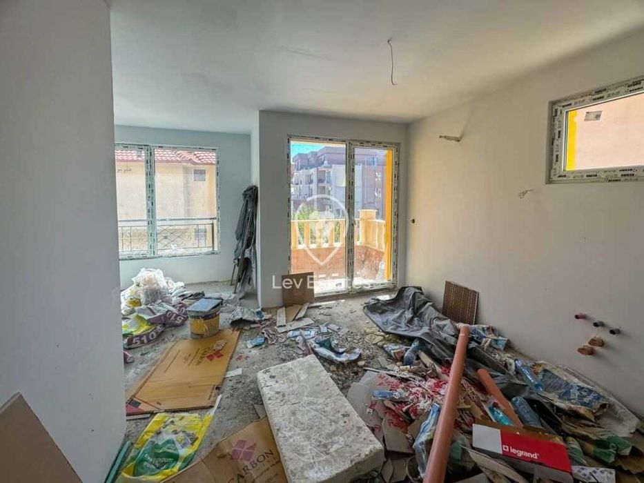 Продава се Двустаен апартамент в Бургас, Сарафово - 66 кв.м за 1955 €/кв.м - Снимка #2