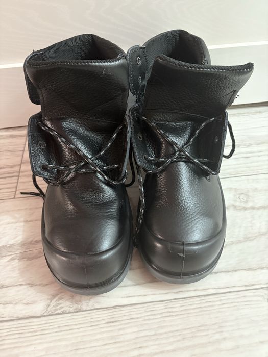 Продам спец ботинка