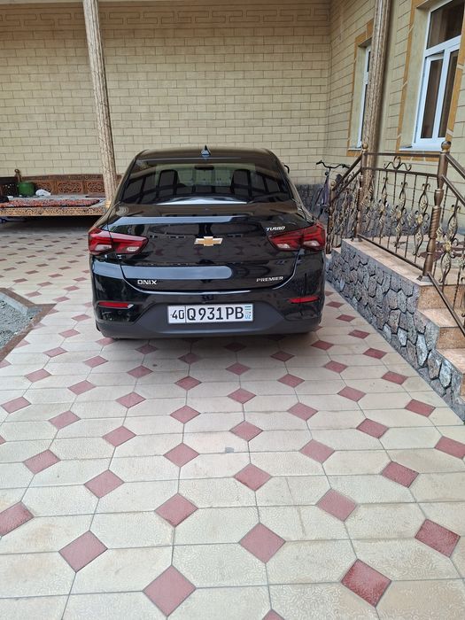 Onix 17 min yurgan toza kelishiga holda