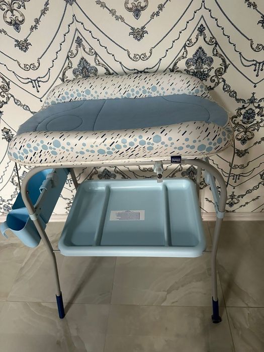 Masa de infasat + cada Chicco cuddle&buble