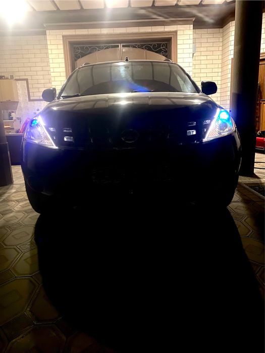 Продаю автомобиль внедорожник. Ниссан