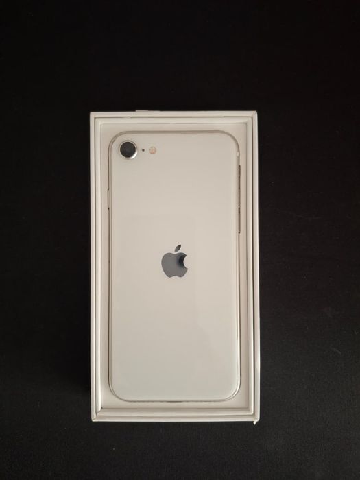iPhone se 2022 с коробкой