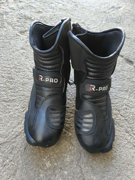 Мъжки и дамски мото екип