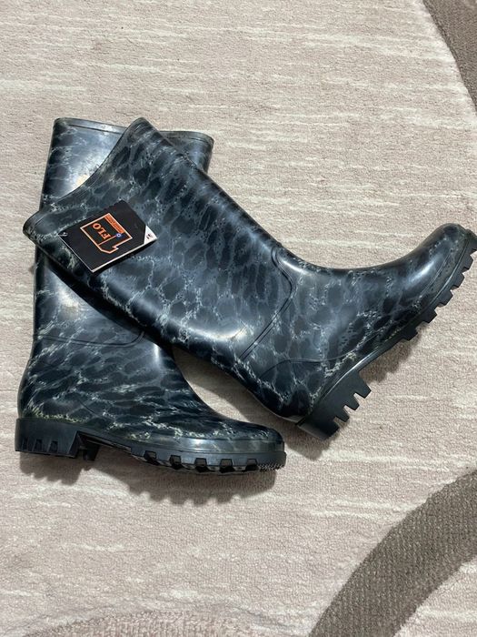 Резиновые сапоги