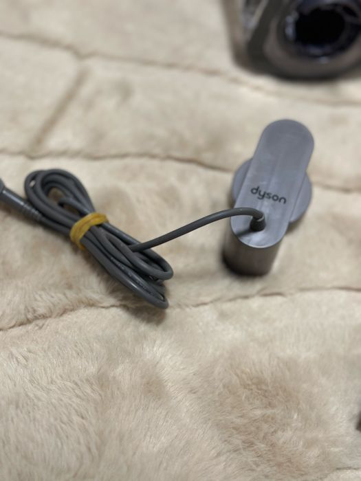 Aspirator fara fir Dyson SV27 V10 Cyclone Absolute Perie Fluffy S