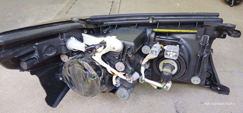 Фара Тойота Ланд Крузер 200