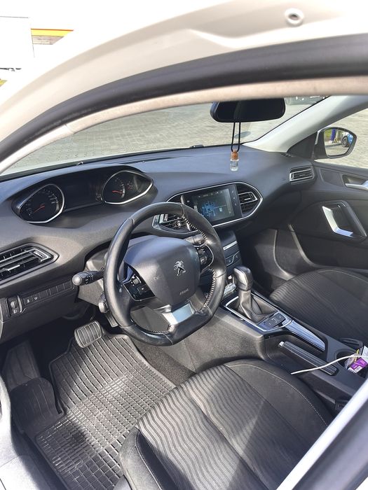 Peugeot 308/Automat/Full Panoramic