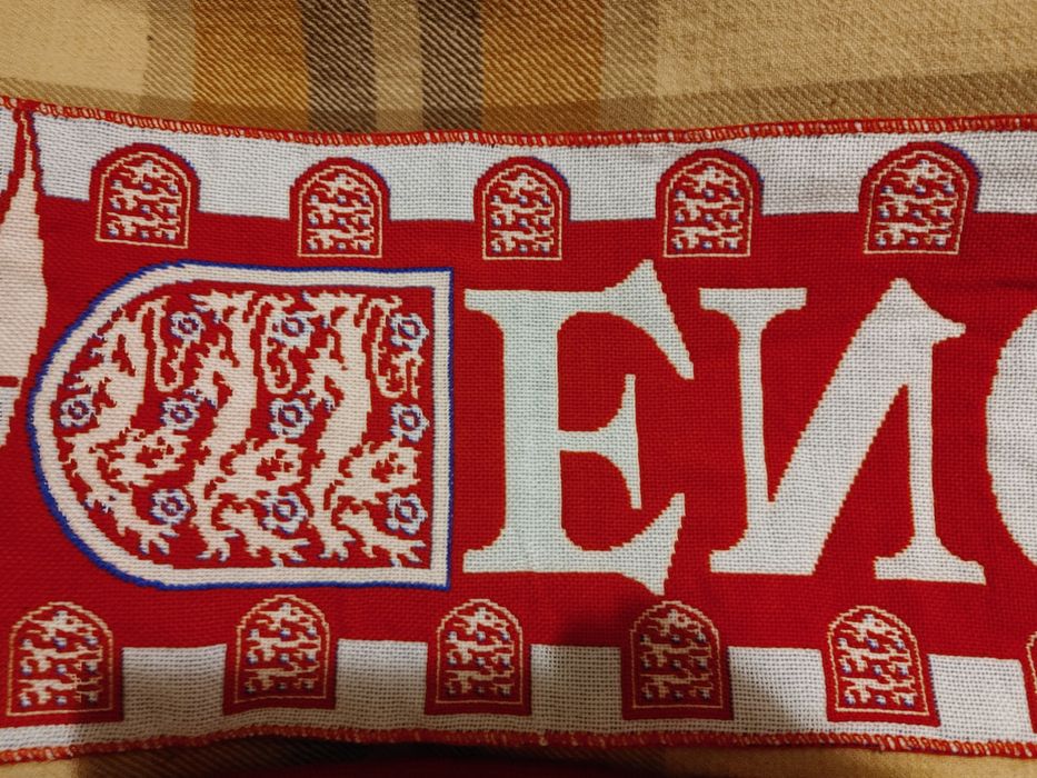 Оригинални футболни шалове -England и Bayern