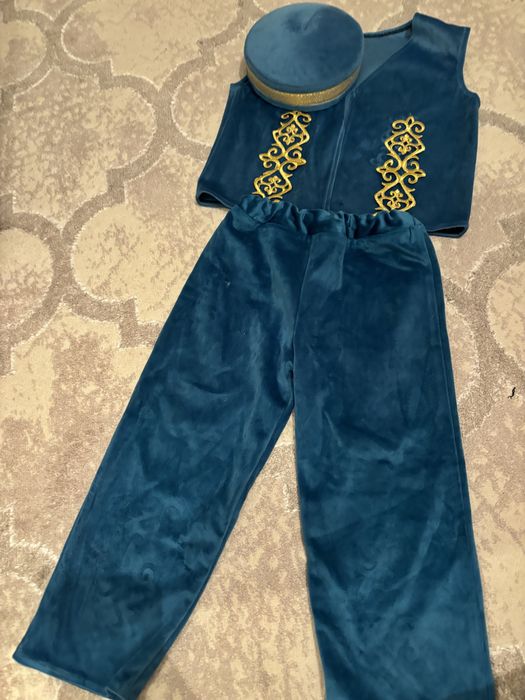 Ұлдарға арналған ұлттық киім сатылады