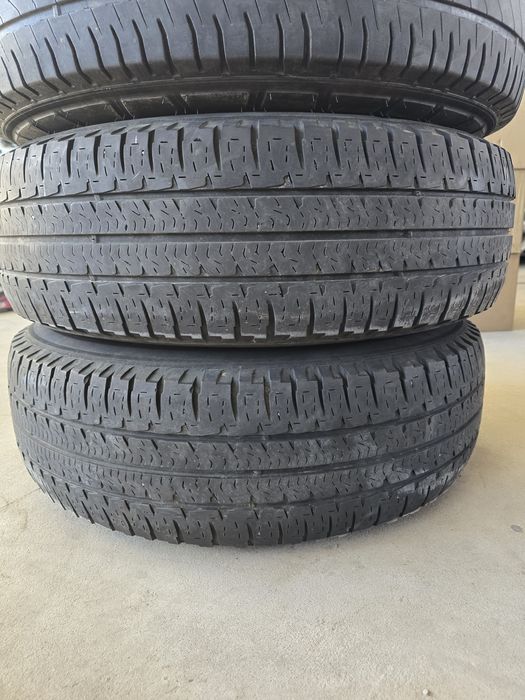 4 Броя Бусови Гуми 225/75/16C Michelin 2x6,6mm 2x4mm