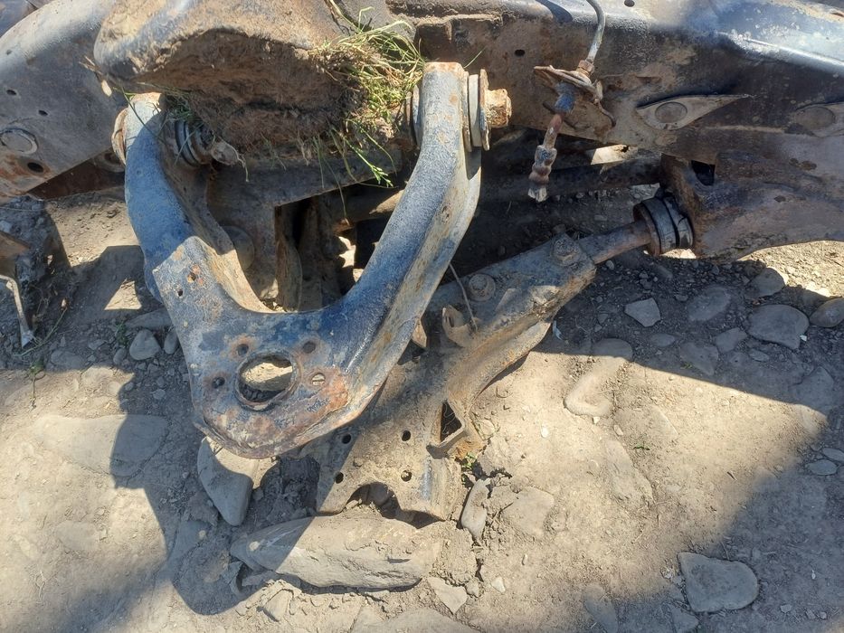 Vând piese  pompa mecanica nissan terrano 1