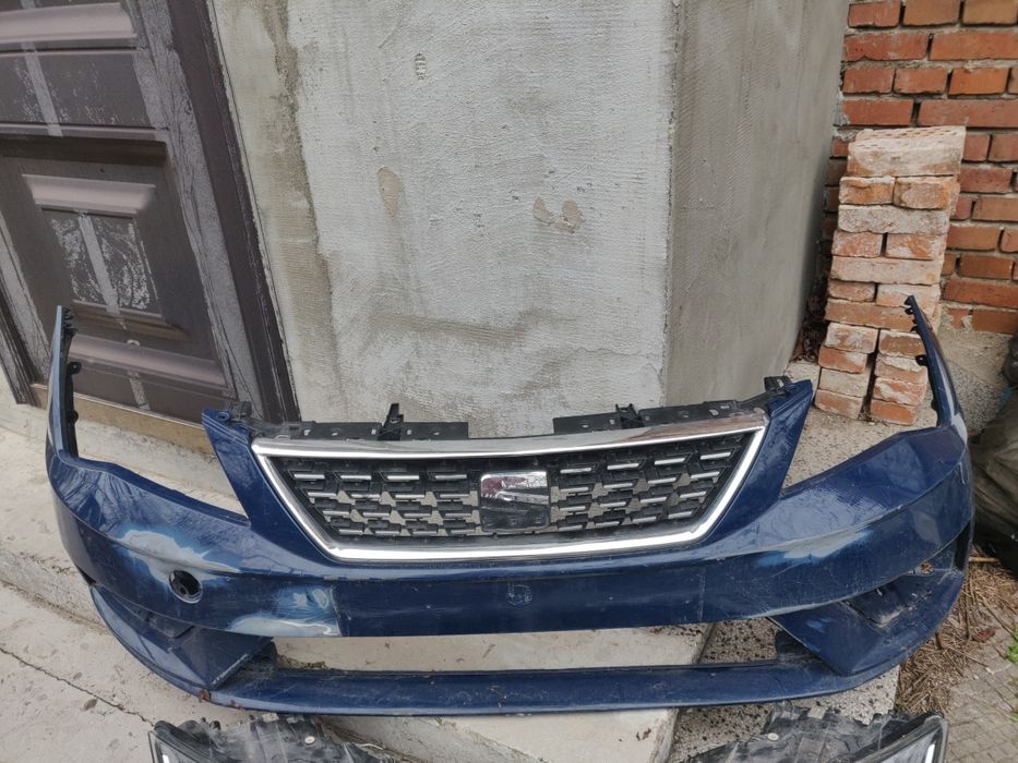 Предна Броня с решетка и комплект Фарове за Seat Leon 2013/2017