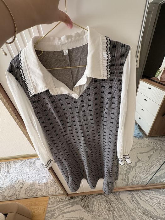 Платья каждая по 100тыс