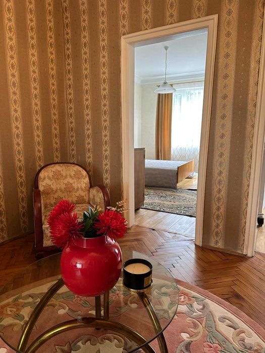 Дава се под наем Тристаен апартамент в София, Център - 100 кв.м за 847.62 € - Снимка #6