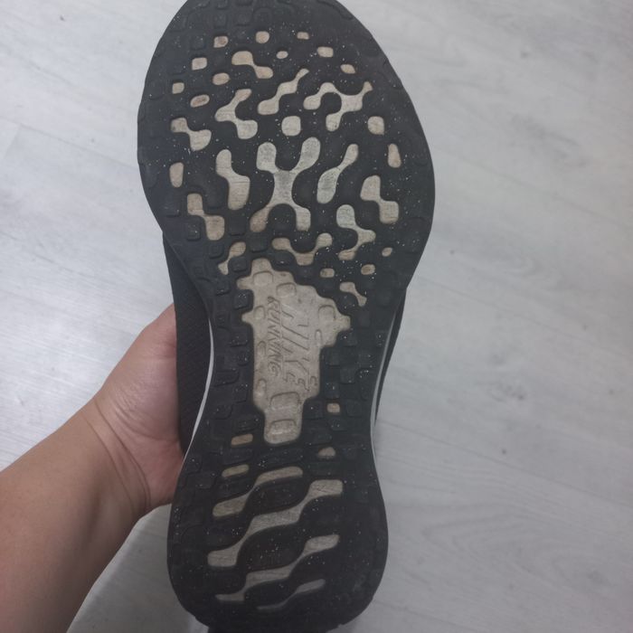 Продам кроссовки Nike 44р.