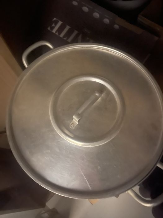 Продается кастрюль в очень хорошеи состоянии