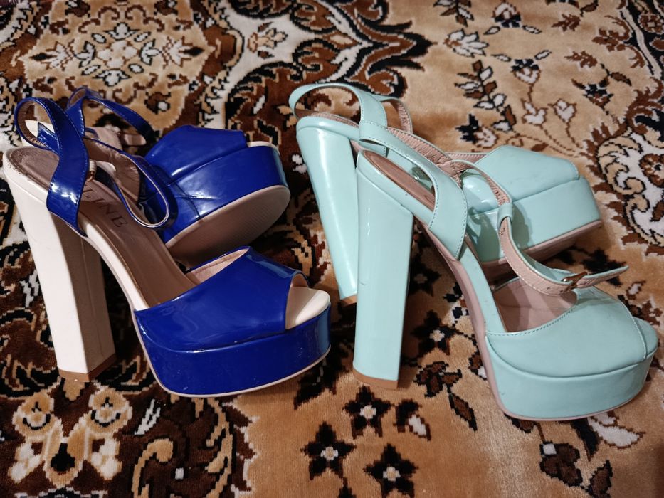 Продам босоножки р 35