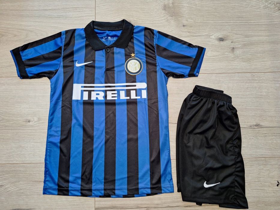 Детски екип на Роналдо Феномена Интер ретро модел!!!