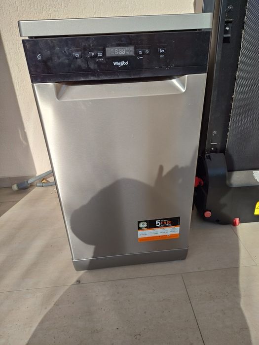 Vând mașină de spălat vase Whirpool