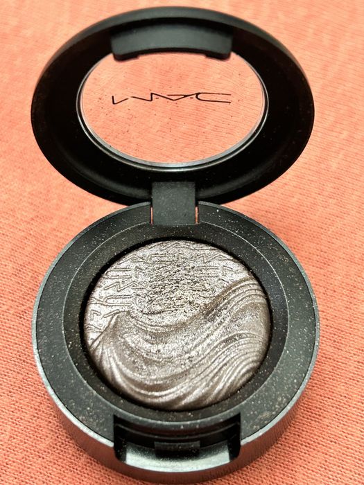 Тени для век от Mac