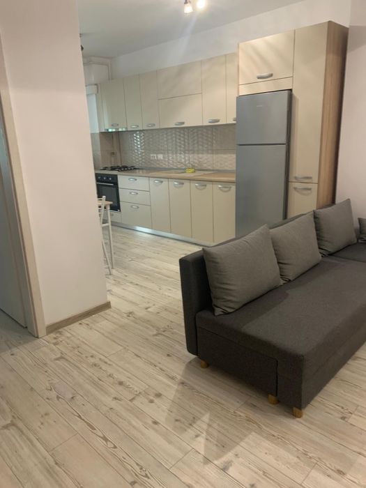 Proprietar inchiriez apartament in zona centrala