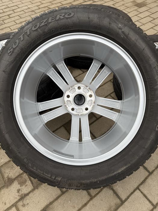 Jante vw Tiguan originale ca Noi 235 55 18 pirelli iarna 2022