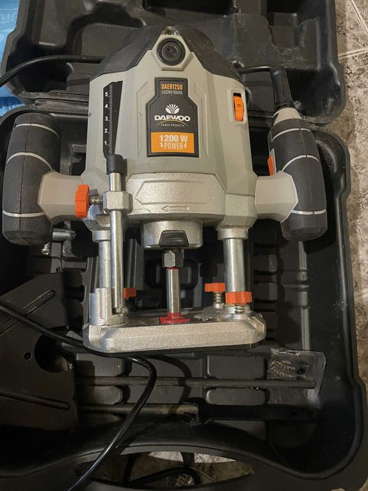 Електрическа оберфреза DAEWOO DAER1250, 1200 W, 6/8 мм