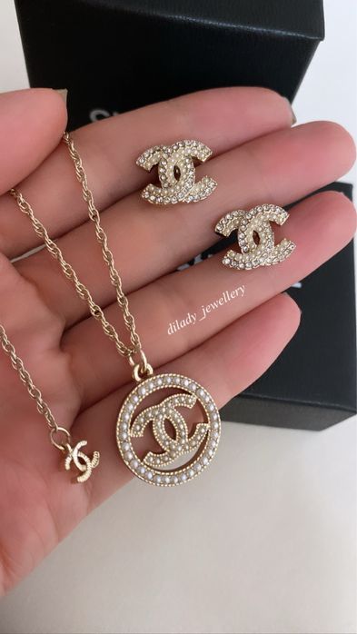 Продам комплект Chanel