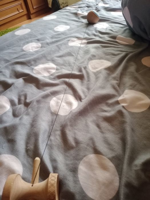 Vand broken romb in stare buna , este anti skid are at schimbata cu una mai subțire și mai mare balene hole mare si e foarte bună, am wi cutie la ea.