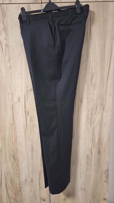 Pantaloni din stofa