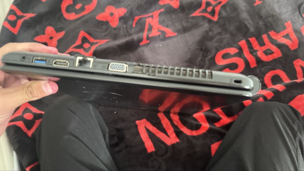 Acer noutbook sotilafi