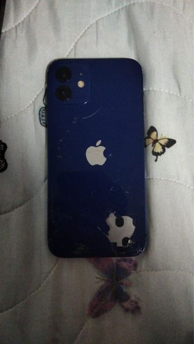 Продам Айфон 12