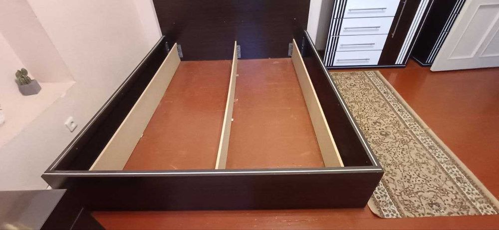 Продается двухспальная кровать