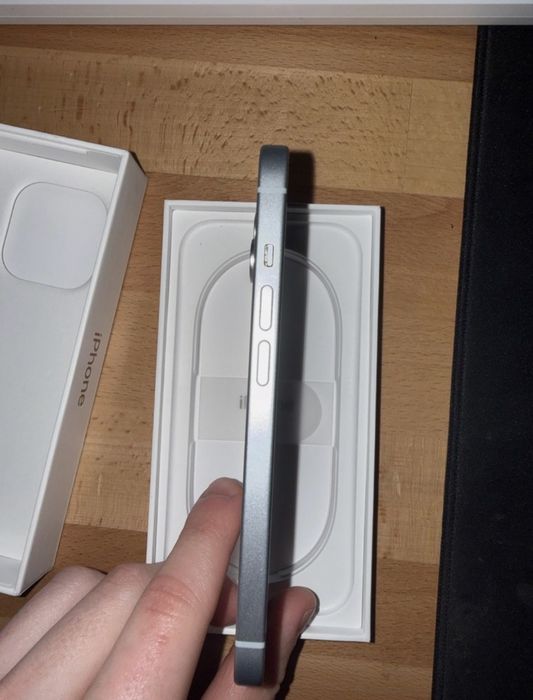 продаю iphone 15