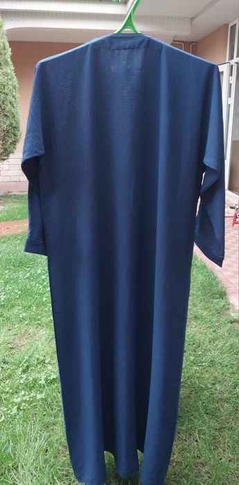 Синяя абая из крепа.